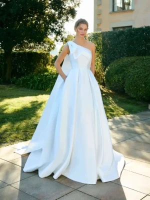 Vestido de novia VARKALA de WHITE ONE